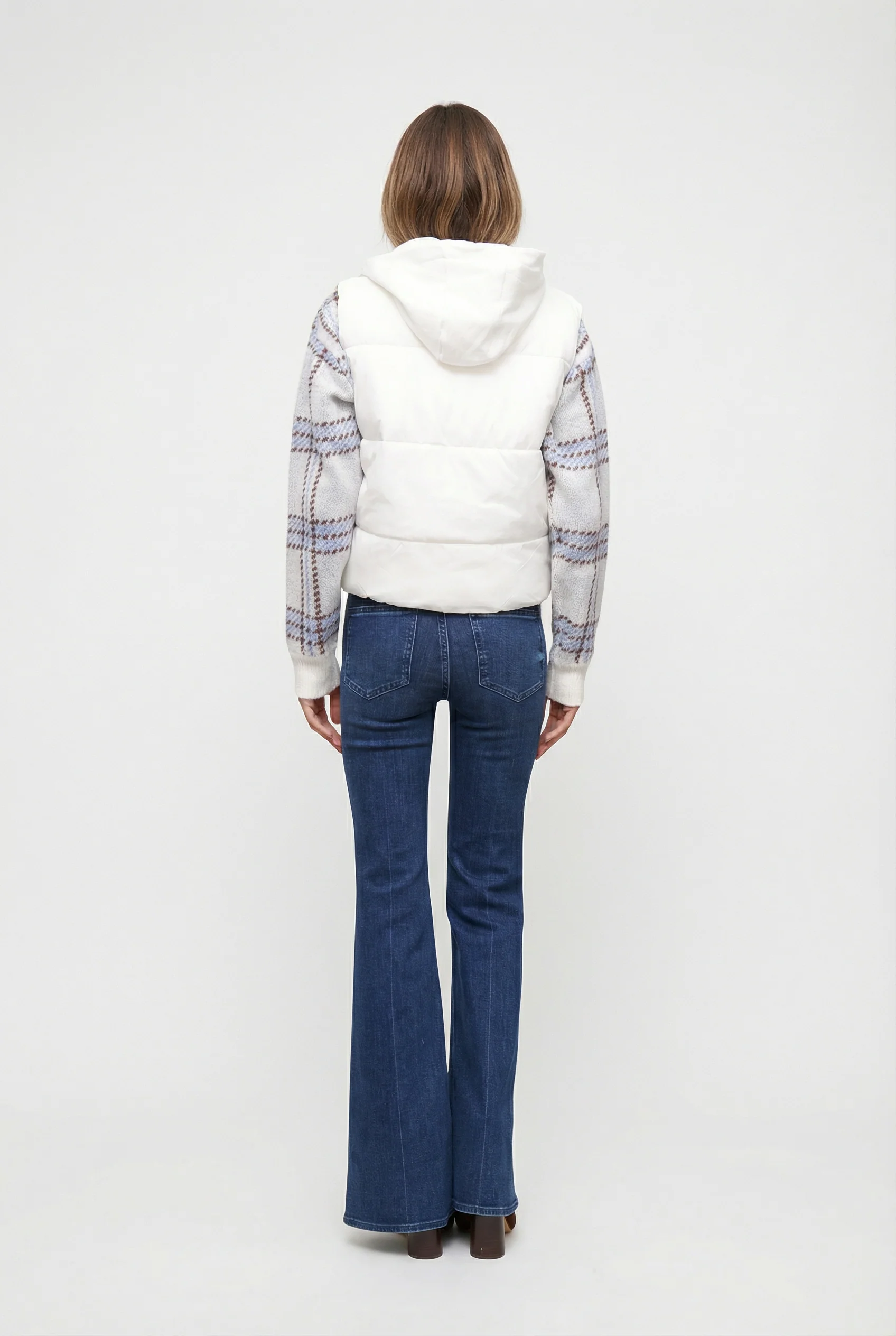 Essential Puffer Vest - Image 9